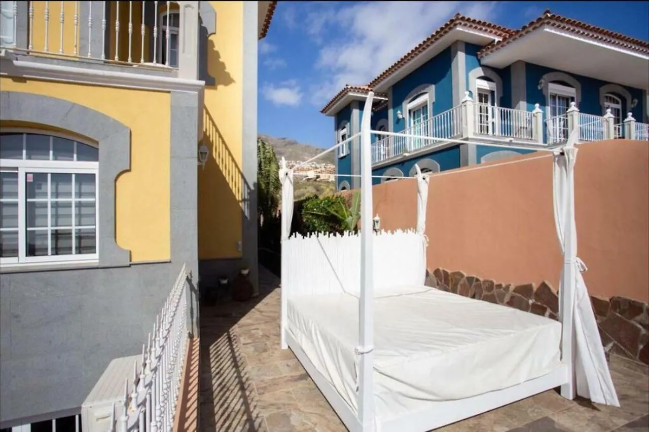 Villa Encanto, Heated And Salt Water Pool, Fast Fiber!!! Costa Adeje   Costa Adeje (Tenerife)